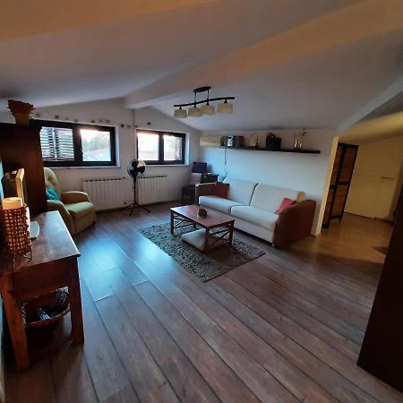 Nice, Cosy Studio Apartment With Shared Outdoor Pool Банджоле Экстерьер фото