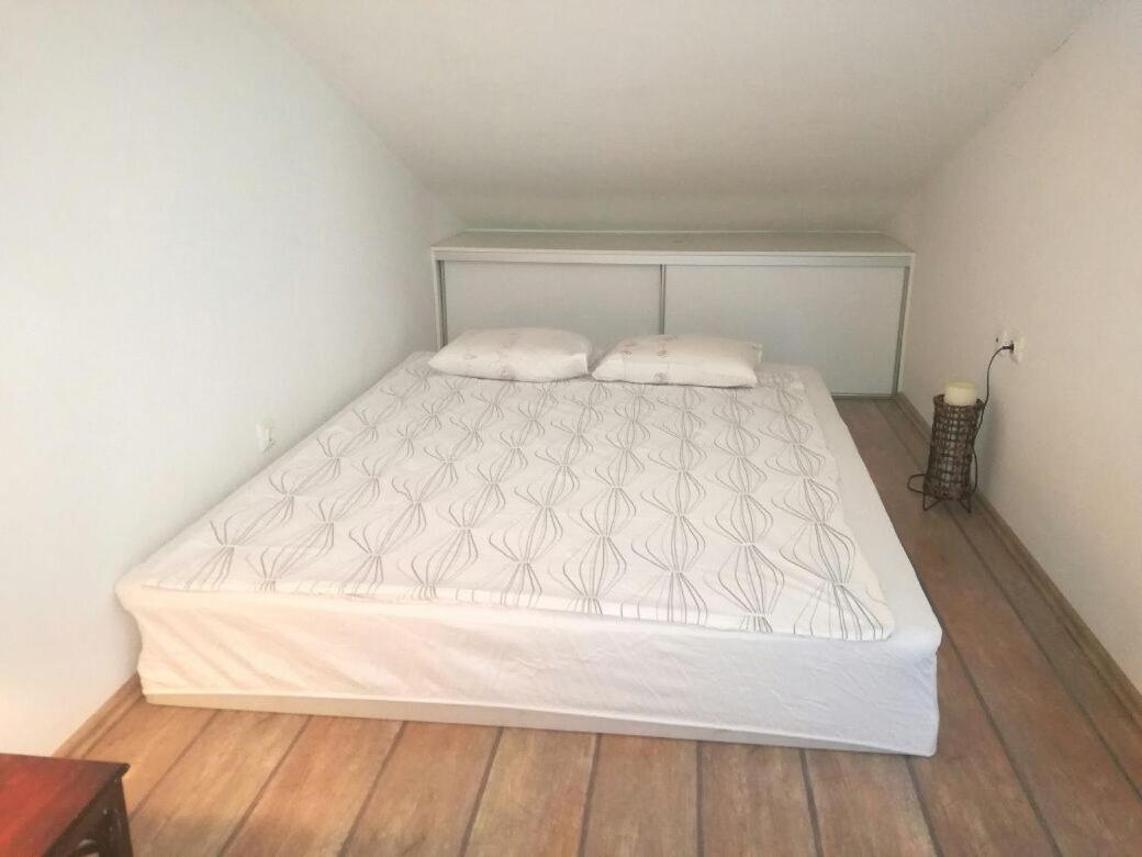 Nice, Cosy Studio Apartment With Shared Outdoor Pool Банджоле Экстерьер фото